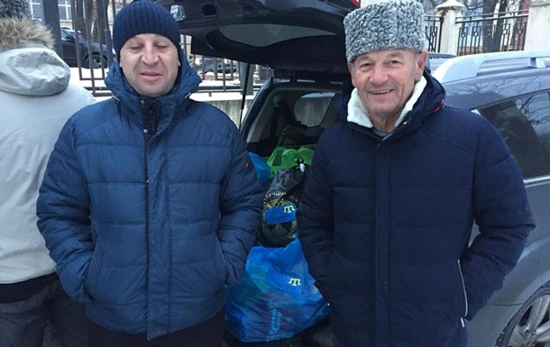 Крымскотатарские активисты привезли в Москву передачи украинским морякам