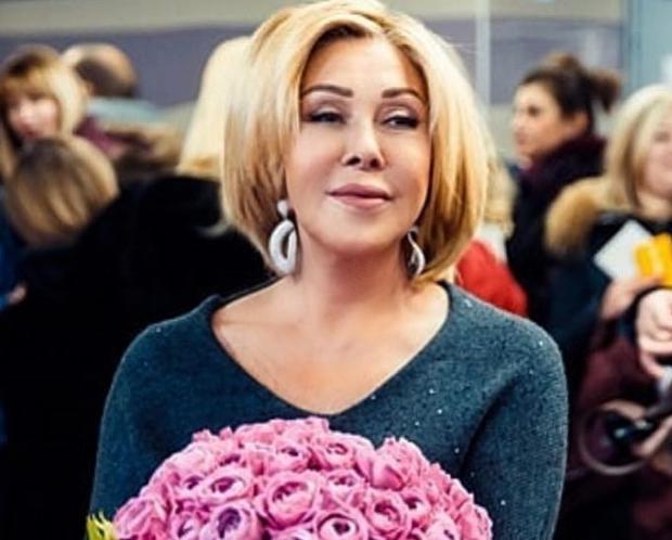 Любовь Успенская собирает комплименты: 64-летняя певица прекрасна в образе Снегурочки