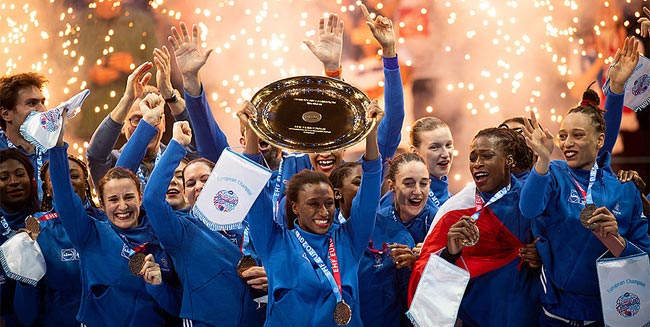 Женская сборная Франции победила Россию в финале чемпионата Европы по гандболу
