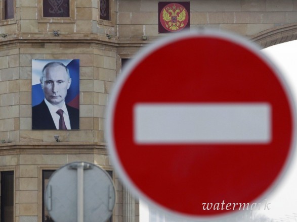 Санкции против РФ из-за агрессии на Азове могут завести сквозь месяц или два - Волкер