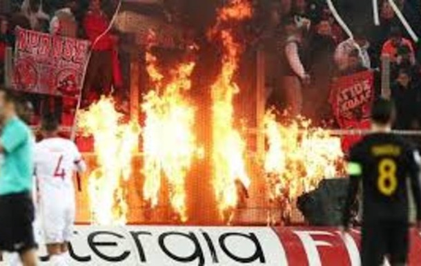 Из-за избиения судьи приостановили чемпионат Греции по футболу