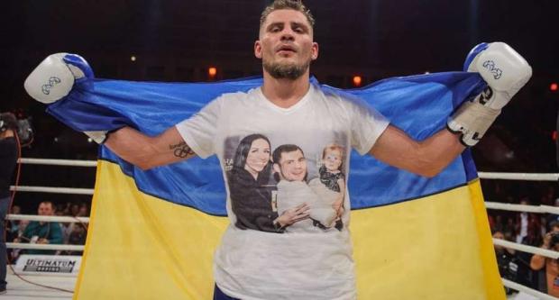 Денис Беринчик – чемпион мира в легком весе: новая фееричная победа украинского боксера
