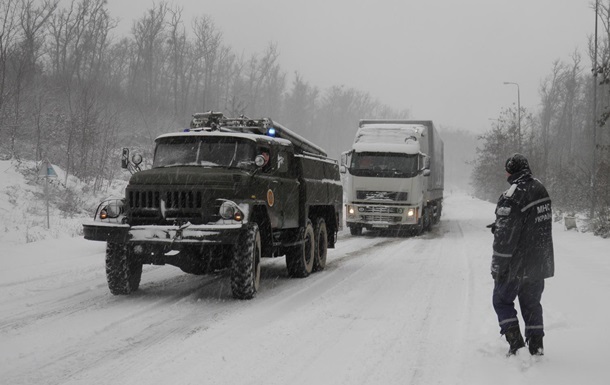 На шести дорогах Запорожской области ограничили движение