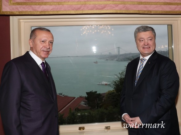 Порошенко в Стамбуле повстречался с Эрдоганом